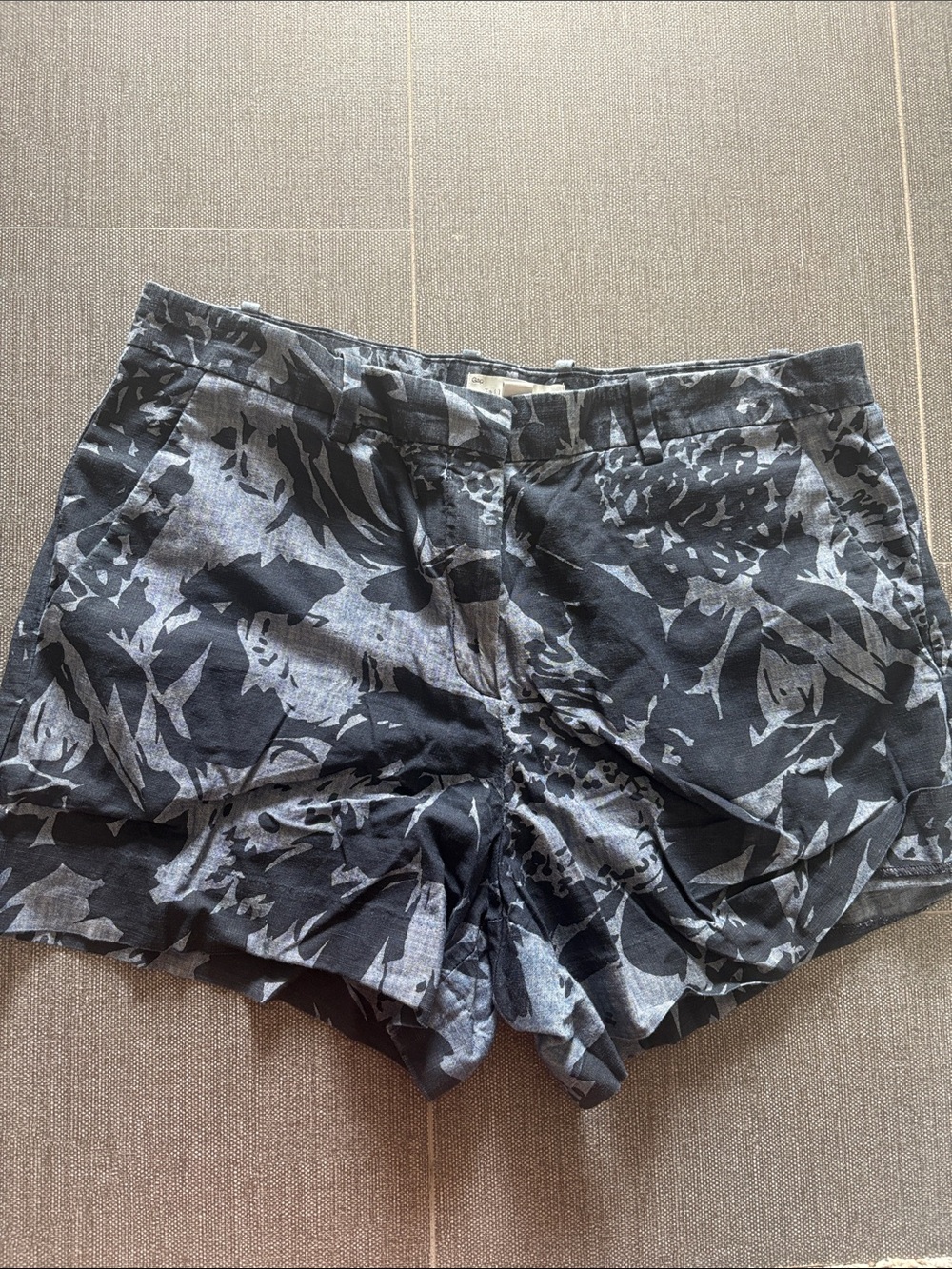 GAP tailored short